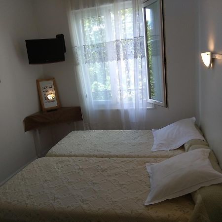 Hotel Le Monopole Remeš Exteriér fotografie