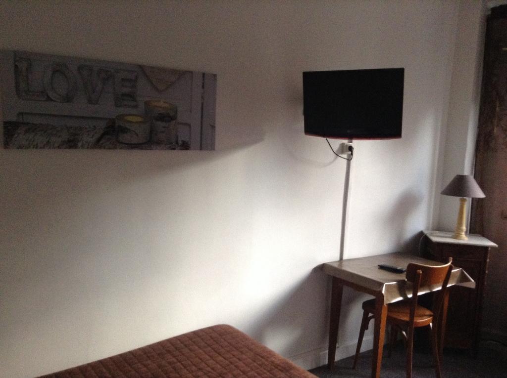 Hotel Le Monopole Remeš Pokoj fotografie
