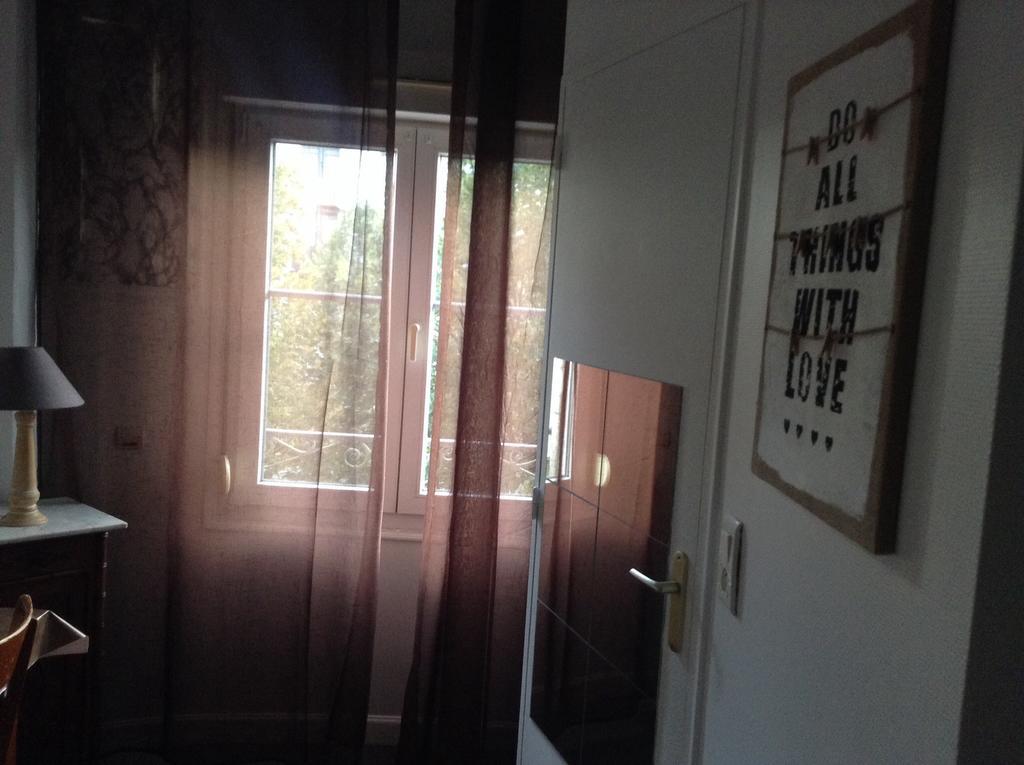 Hotel Le Monopole Remeš Pokoj fotografie