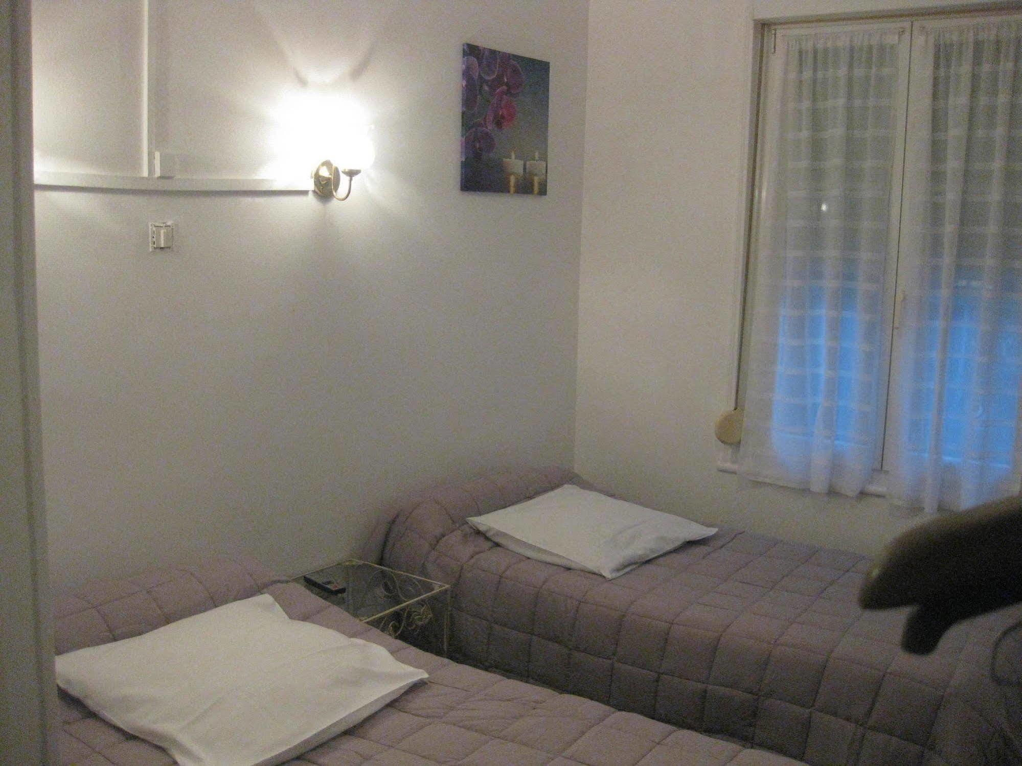 Hotel Le Monopole Remeš Exteriér fotografie